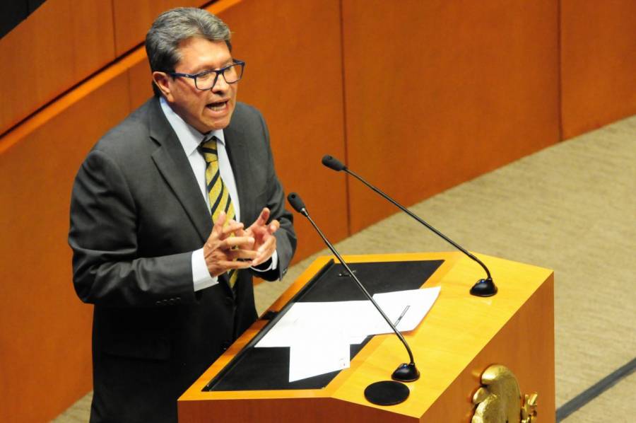 Monreal exhorta al Poder Legislativo investigar problemas de logística en el AICM