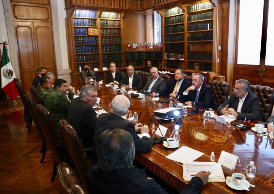 Segob se reúne con autoridades aeronáuticas del AICM, AIFA y aerolíneas para tratar problemas del espacio aéreo