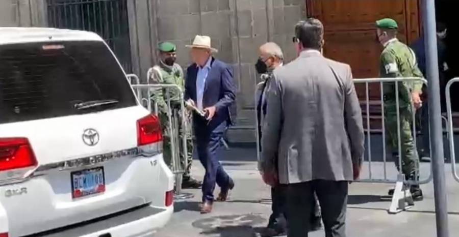 Luego de que AMLO condicionara su asistencia a Cumbre de las Américas, Ken Salazar visitó Palacio Nacional