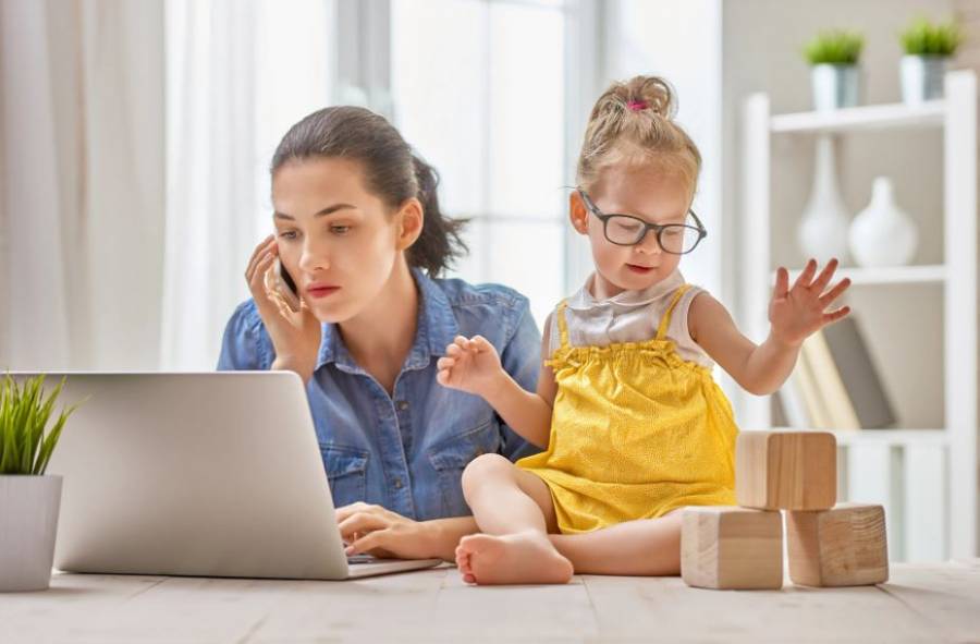 ¿Cultura laboral se dirige hacia un entorno favorable para las madres?