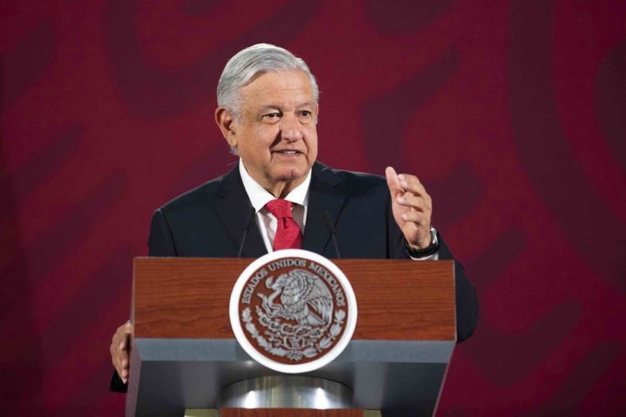 AMLO critica a dos candidatas de la oposición en su mañanera