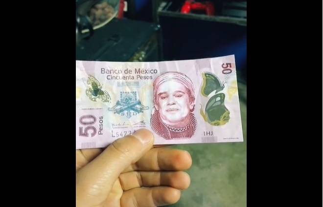 Joven recibe billete falso con cara de Juan Gabriel y no de Morelos