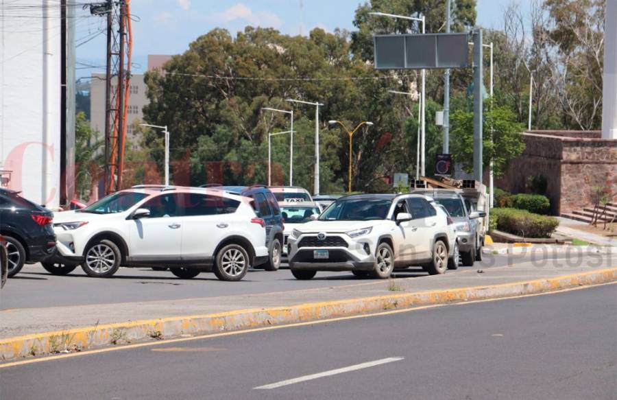 Diputados de SLP presentan Ley de Movilidad y Seguridad Vial para el estado