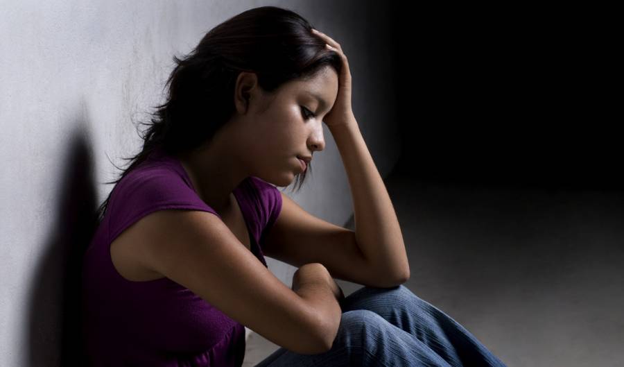 Adultos jóvenes temen recibir ayuda por depresión