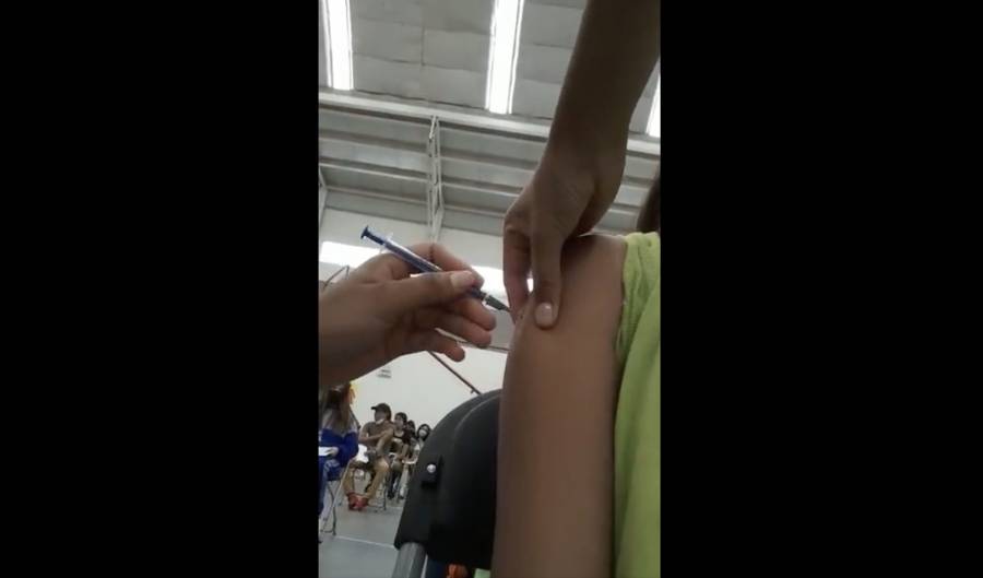 Secretaría de Salud del Edomex aclara aplicación de vacuna anticovid a menor de edad en Ecatepec
