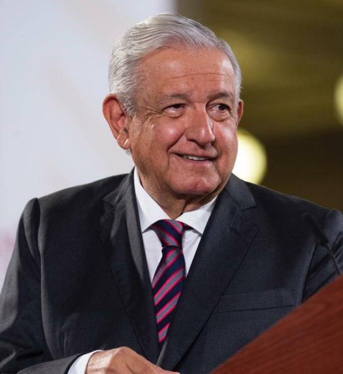 AMLO desayunará con maestros e iniciará gira de trabajo