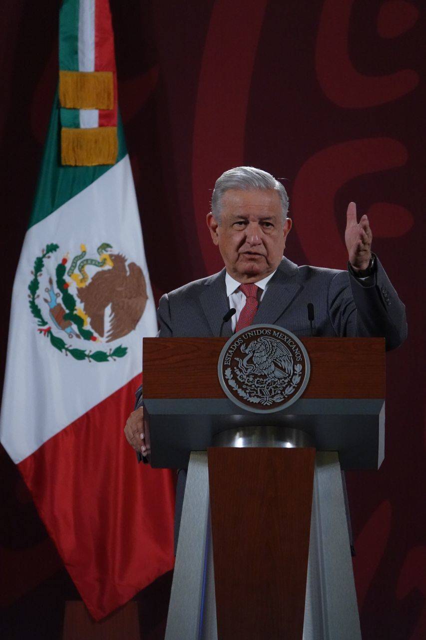 Hacienda detallará aumento a maestros: AMLO
