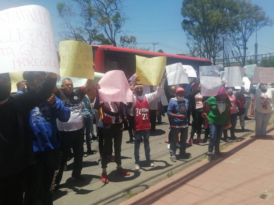 Vecinos protestan contra gaseras ilegales en EdoMex