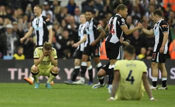 Arsenal pierde ante el Newcastle y pr&aacute;cticamente dice adi&oacute;s a la Champions
