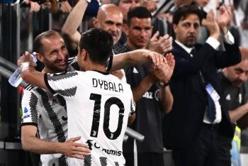 Entre l&aacute;grimas, Chiellini y Dybala se despiden de la Juventus
