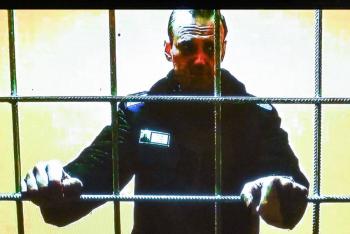 Justicia rusa aplaza juicio de apelaci&oacute;n de Alex&eacute;i Navalni al 24 de mayo