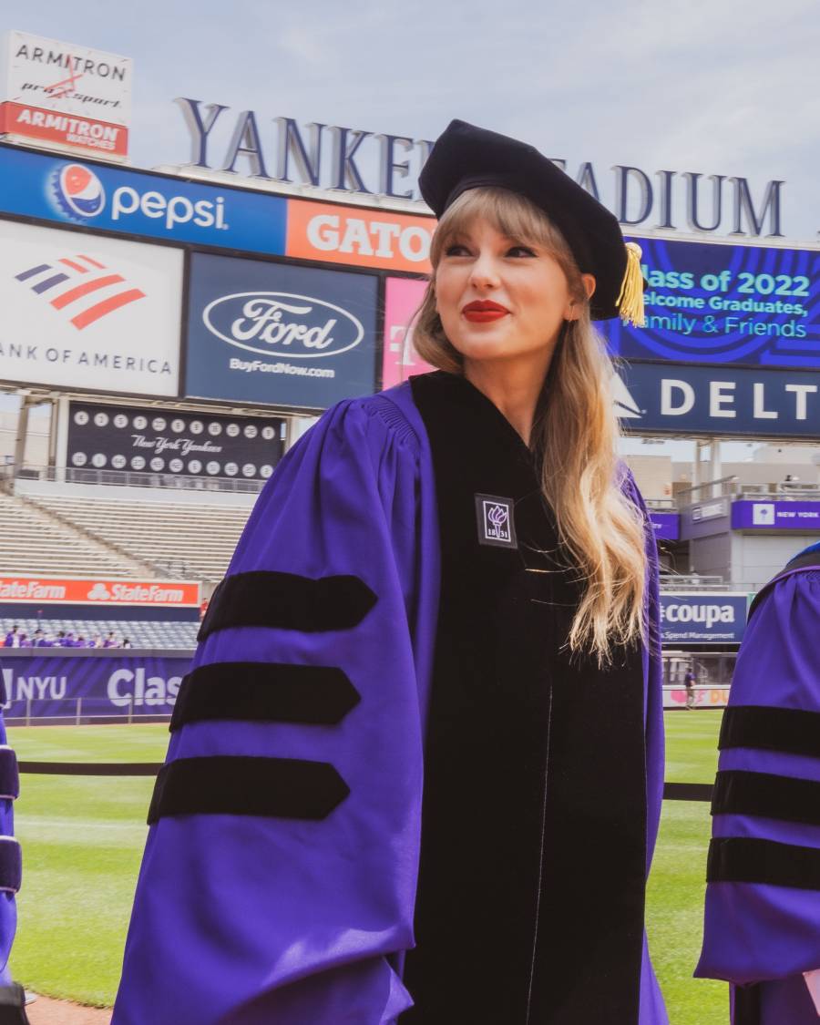 ¡Con toga y birrete! Taylor Swift recibi&oacute; un Doctorado Honoris Causa por la Universidad de Nueva York