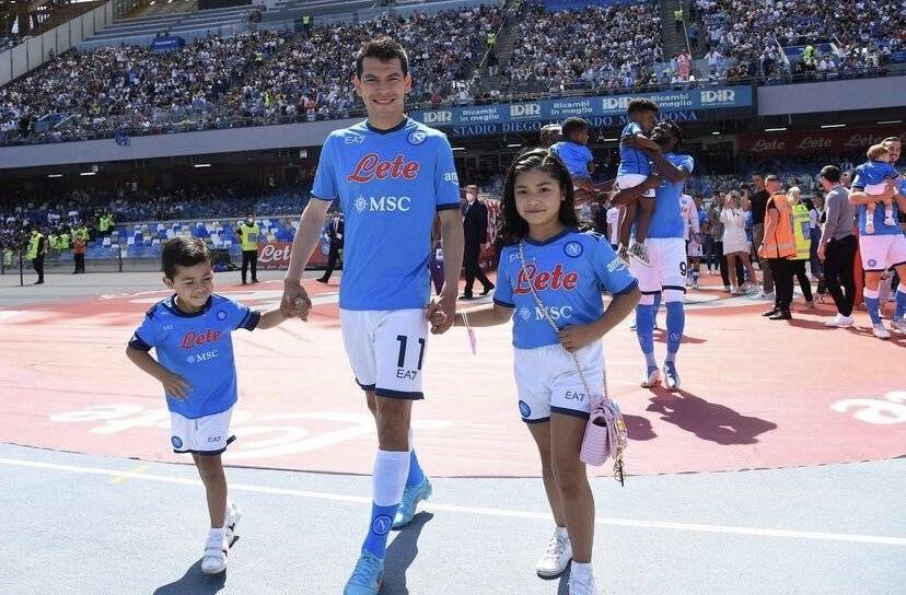 Por lesión en el hombro derecho operan a Hirving Lozano, delantero del Nápoles