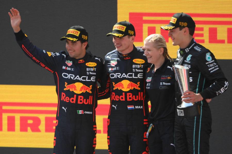 Checo Pérez cede victoria a Max Verstappen y termina segundo en GP de España