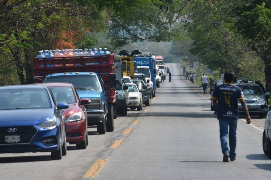 Asalto múltiple a automovilistas en Querétaro deja dos heridos