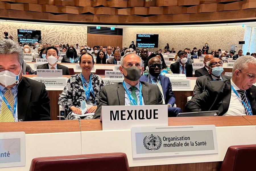 Hugo López-Gatell asiste a asamblea mundial de la OMS en Suiza