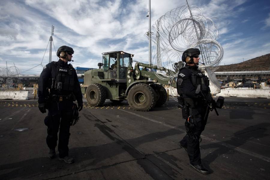 Militares manejarán recursos financieros de Aduanas