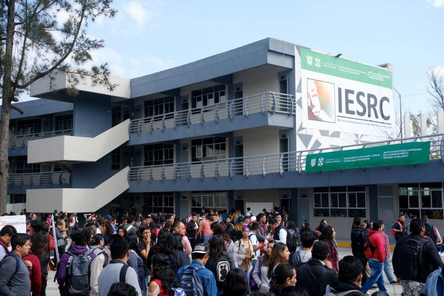 Instituto de Estudios Superiores Rosario Castellanos tiene más de 31 mil alumnos a 3 años de creación