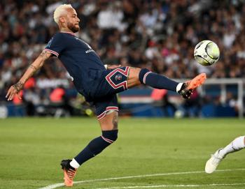 Neymar desmiente rumores y asegura que se queda en el PSG