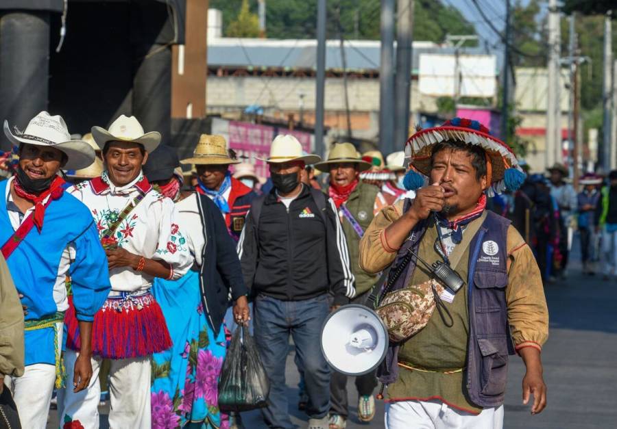 Caravana Wixárika llega a CDMX; exige devolución de sus tierras