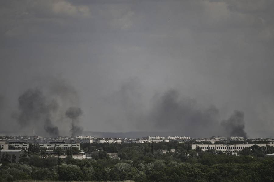 Rusia intensifica ofensiva en el este de Ucrania y reivindica toma de Limán