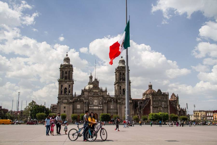 ¡Evita multas! Prohíben fumar en 11 lugares del Centro Histórico de la CDMX