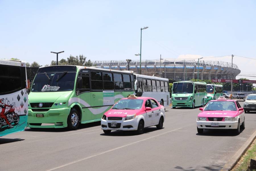 Transportistas amagan con cerrar vialidades este jueves; exigen alza en el transporte público