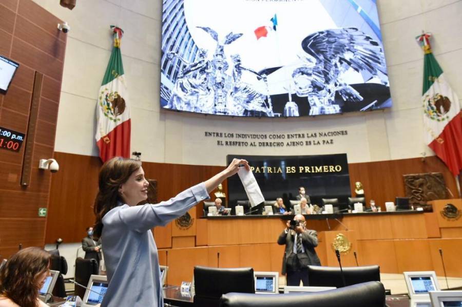 Lilly Téllez llama “Changoleón” Noroña. Tras enfrentamiento, diputado del PT llama “clasista y racista” a la senadora blanquiazul