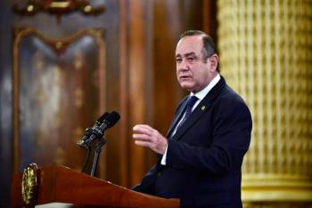 Presidente de Guatemala, indeciso por asistir a la Cumbre de las Am&eacute;ricas