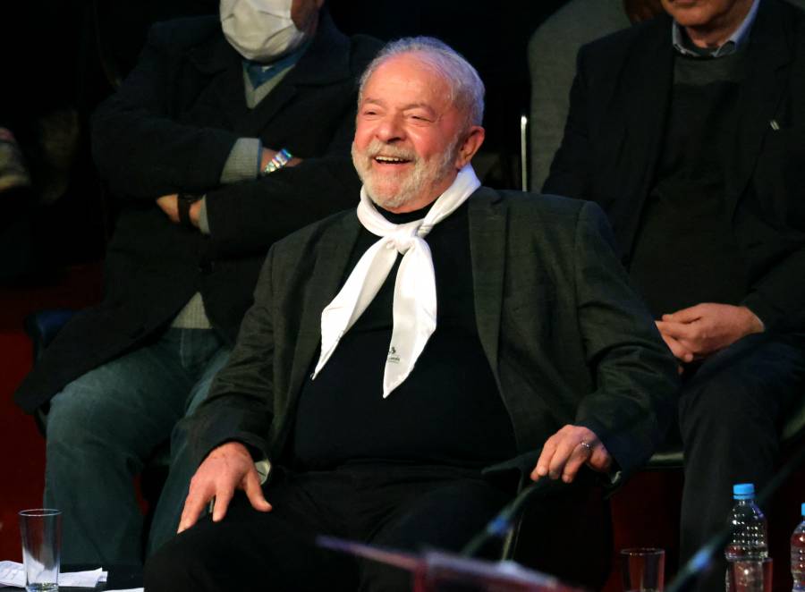 Expresidente brasileño Lula da Silva da positivo a covid-19 y está 