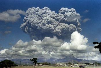 Filipinas: volcán hace erupción