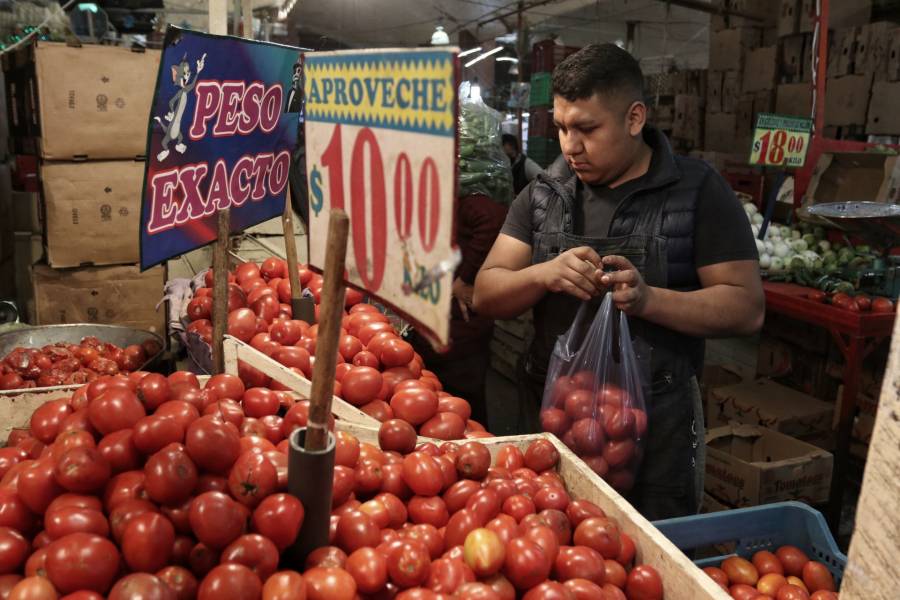 OCDE prevé bajo crecimiento de 1.9% para México; alerta inflación del 6.7%