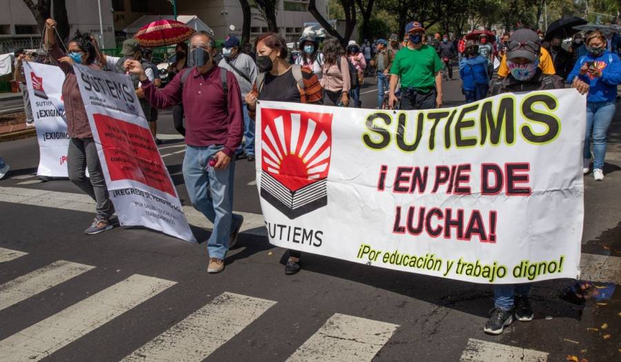 Integrantes del SUTIEMS se van a huelga en la CDMX