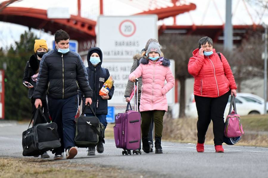 Casi 5 millones de ucranianos registrados como refugiados en Europa: ONU