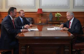 AMLO recibe a gobernador de Querétaro en Palacio Nacional