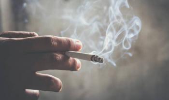 Informe brit&aacute;nico recomienda aumentar todos los a&ntilde;os la edad legal para fumar