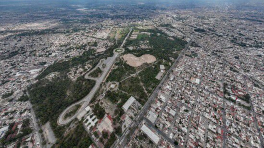 Ricardo Gallardo inspecciona avances de obra en Nuevo Circuito Potosí