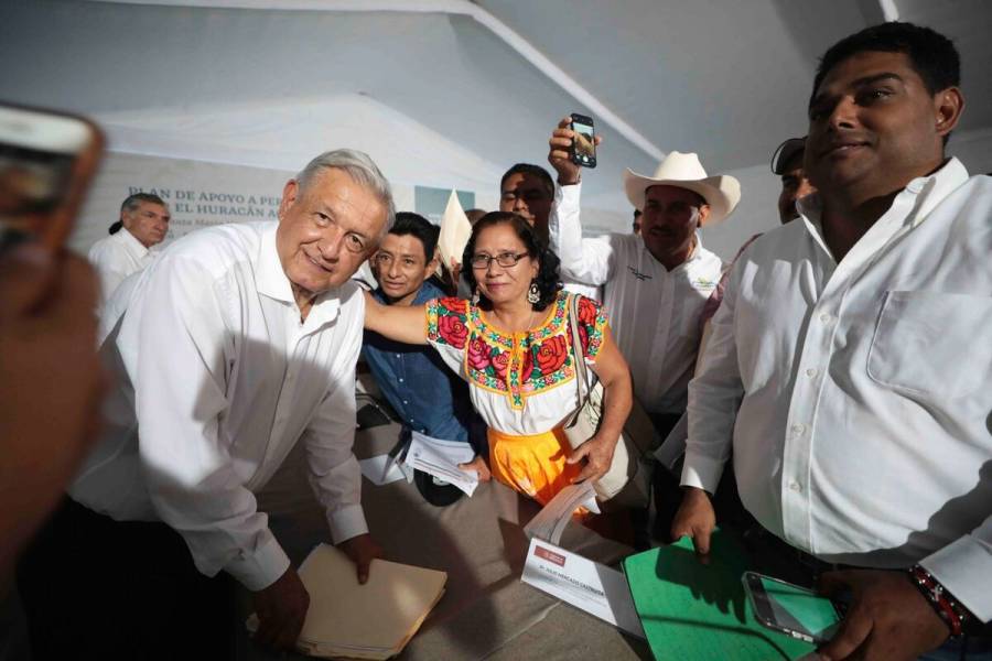 AMLO encabeza plan de apoyo a damnificados por huracán Agatha