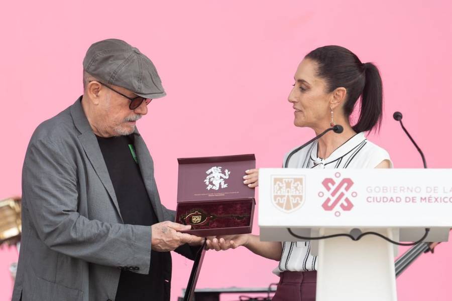 Sheinbaum entrega las Llaves de la Ciudad al cantautor Silvio Rodríguez