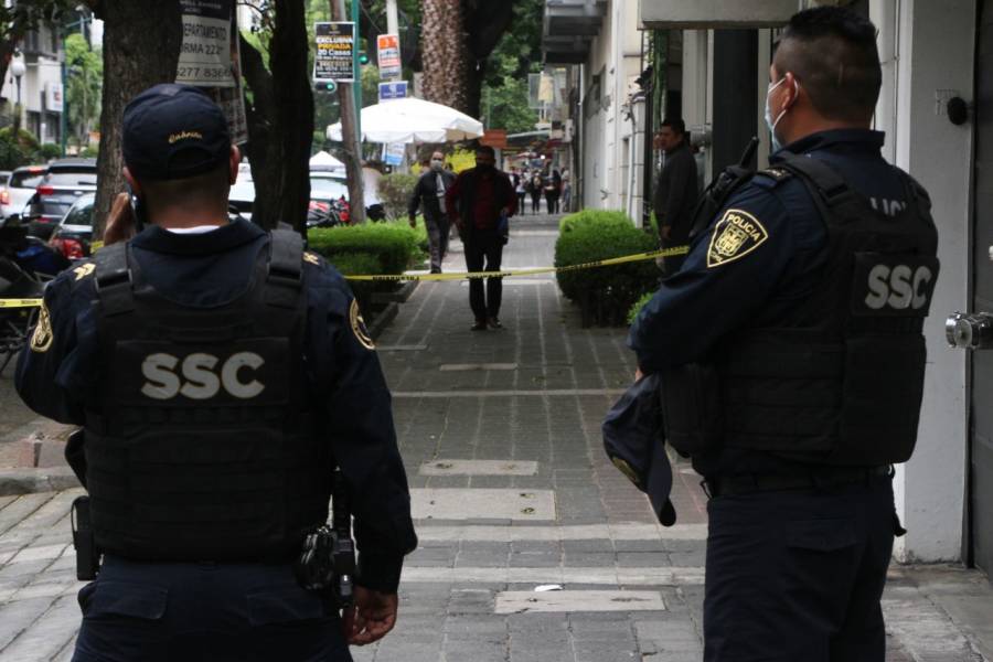 Detienen a mujer con estupefacientes y un arma en Álvaro Obregón