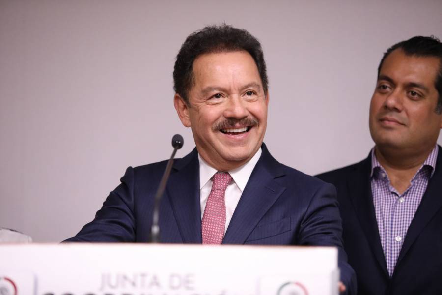 Morena bajo la sombra 