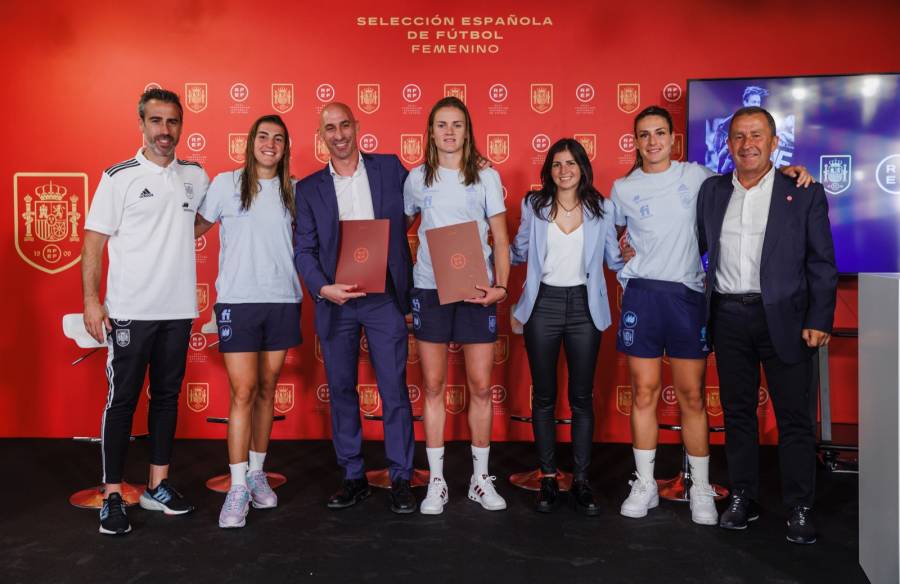 España: La RFEF anuncia igualdad salarial en selecciones femenil y varonil