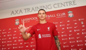 Oficial: Darwin N&uacute;&ntilde;ez ya viste la playera del Liverpool