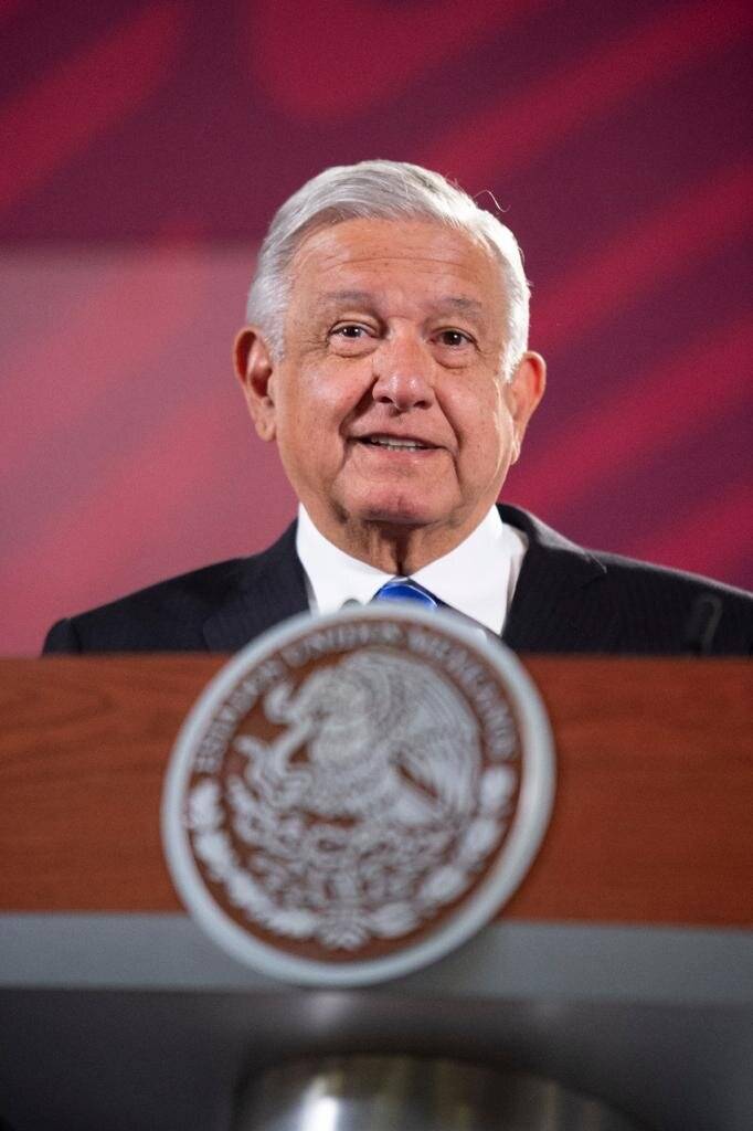 AMLO dice que empresas se echaron a perder durante el neoliberalismo