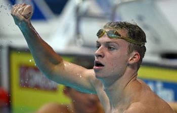 Apenas arranc&oacute; el Mundial de Nataci&oacute;n y Leon Marchand ya gan&oacute; el oro