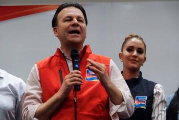 Esteban Villegas recibe constancia como gobernador Durango