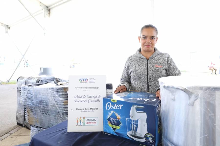 Gobierno de Guanajuato hace entrega de apoyos del Programa “Confío en ti”