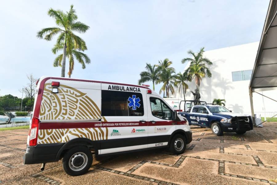 Tabasco recibe 23 veh&iacute;culos para salud y seguridad donados por PEMEX