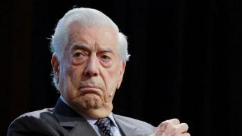 Vargas Llosa espera que presidencia de Petro en Colombia sea solo 