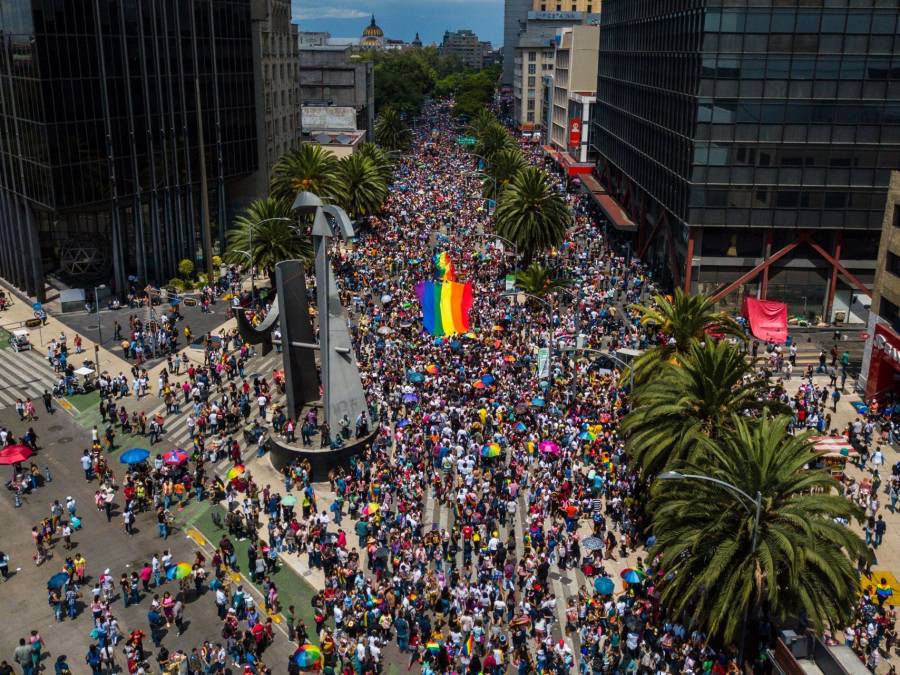 Estos son los horarios del Metro y Metrobús durante la Marcha del orgullo LGBT+